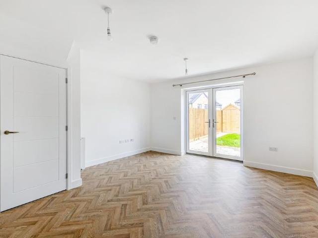2 bedroom semi detached house to rent
