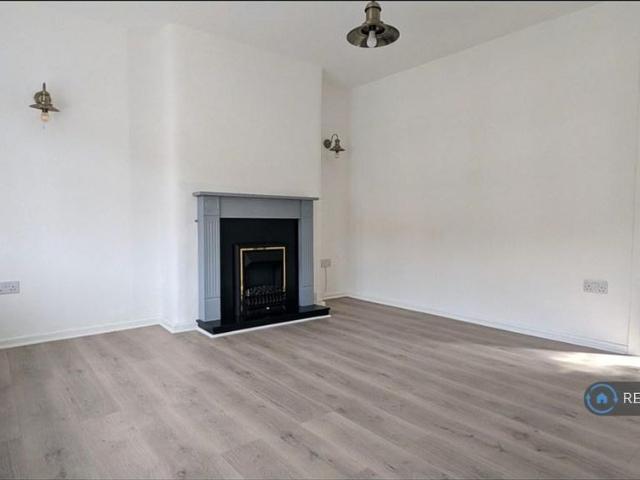 2 bedroom semi detached house to rent