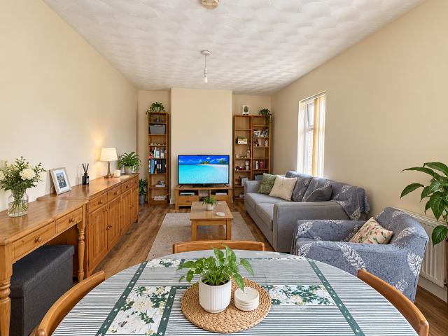 2 bedroom semi detached house to rent