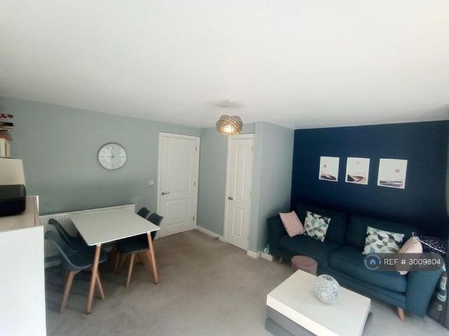 2 bedroom semi detached house to rent