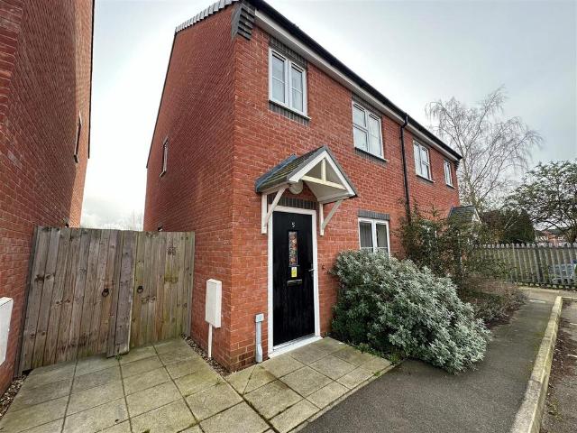 2 bedroom semi detached house to rent
