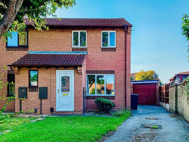 2 bedroom semi detached house to rent