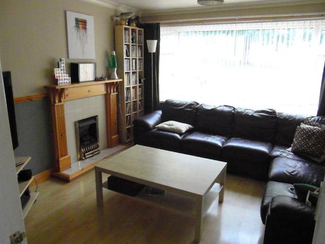 2 bedroom semi detached house to rent