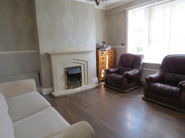 2 bedroom semi detached house to rent