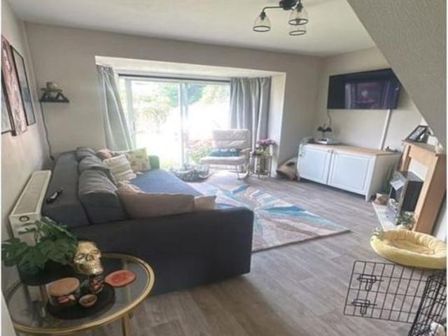 2 bedroom semi detached house to rent