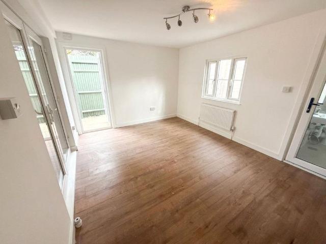 2 bedroom semi detached house to rent