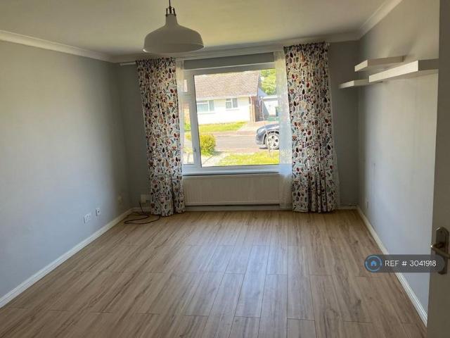 2 bedroom semi detached house to rent