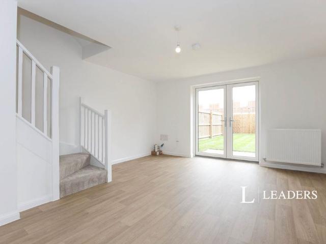 2 bedroom semi detached house to rent