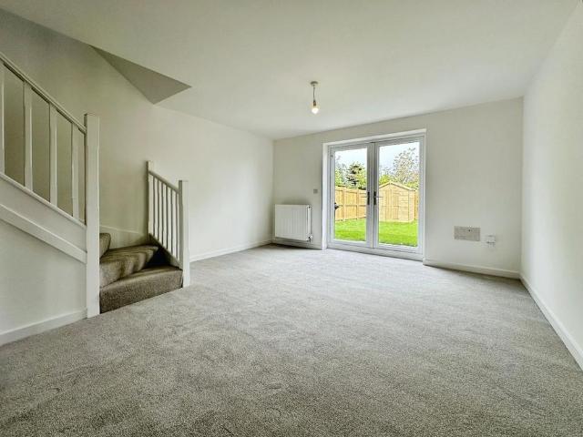 2 bedroom semi detached house to rent