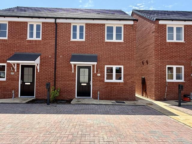 2 bedroom semi detached house to rent