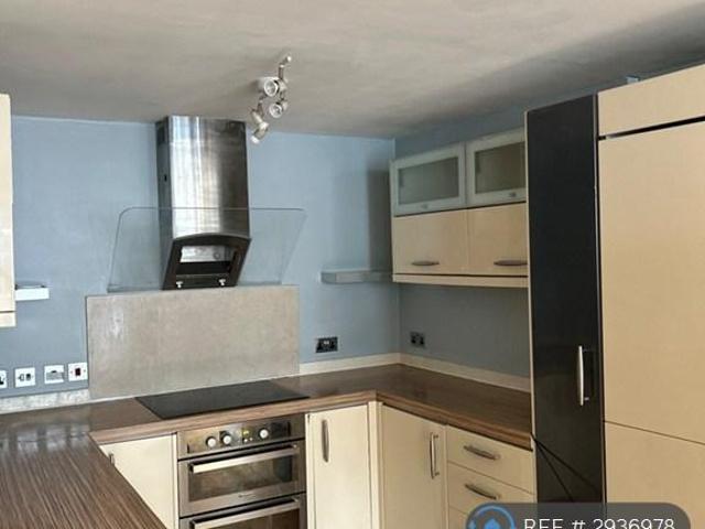 2 bedroom semi detached house to rent