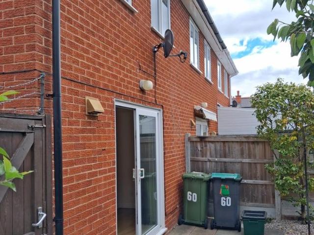 2 bedroom semi detached house to rent