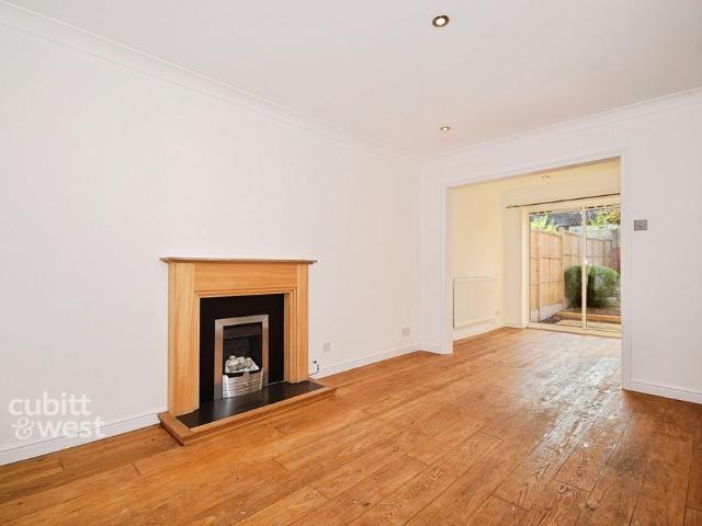 2 bedroom semi detached house to rent