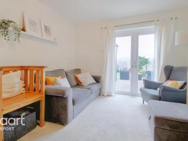 2 bedroom semi detached house to rent