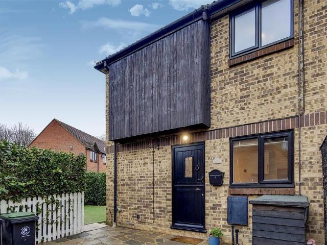 2 bedroom semi detached house to rent