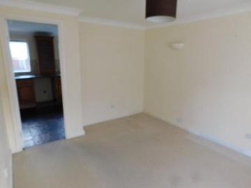 2 bedroom semi detached house to rent