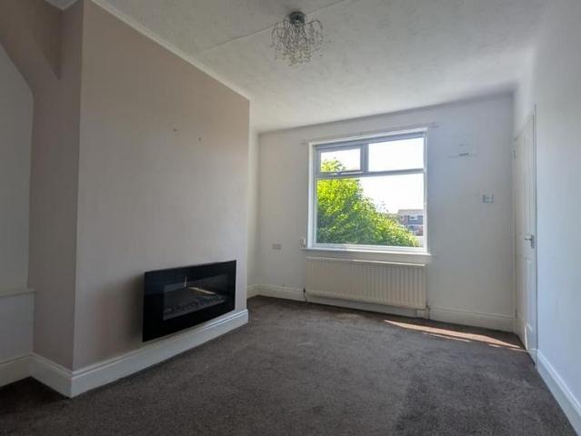 2 bedroom semi detached house to rent