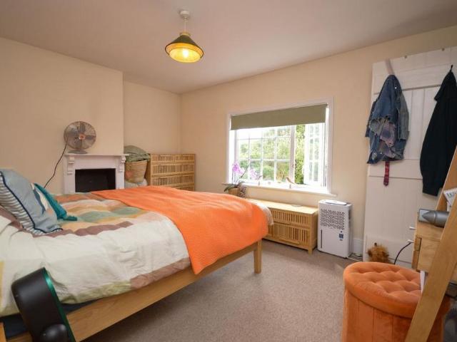 2 bedroom semi detached house to rent