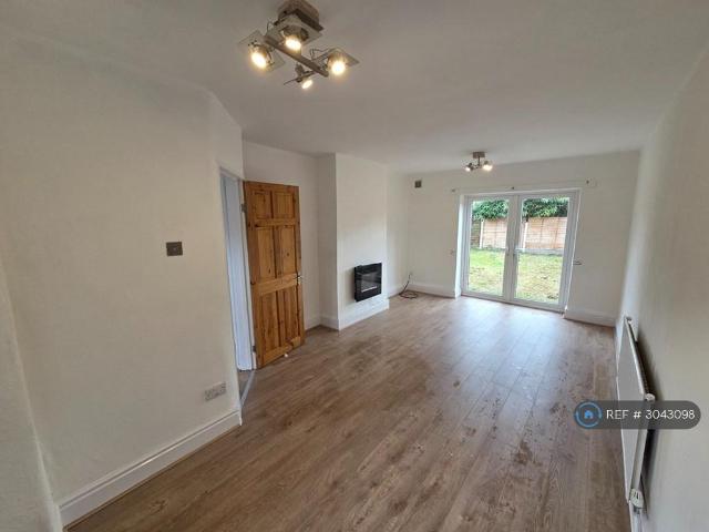 2 bedroom semi detached house to rent