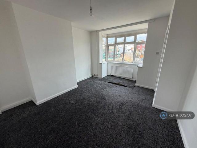 2 bedroom semi detached house to rent