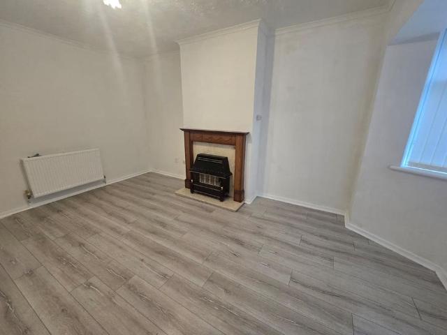 2 bedroom semi detached house to rent