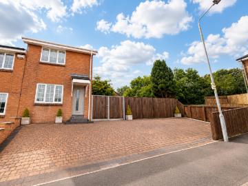 2 bedroom semi detached house to rent