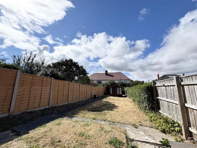 2 bedroom semi detached house to rent