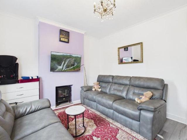 2 bedroom semi detached house to rent