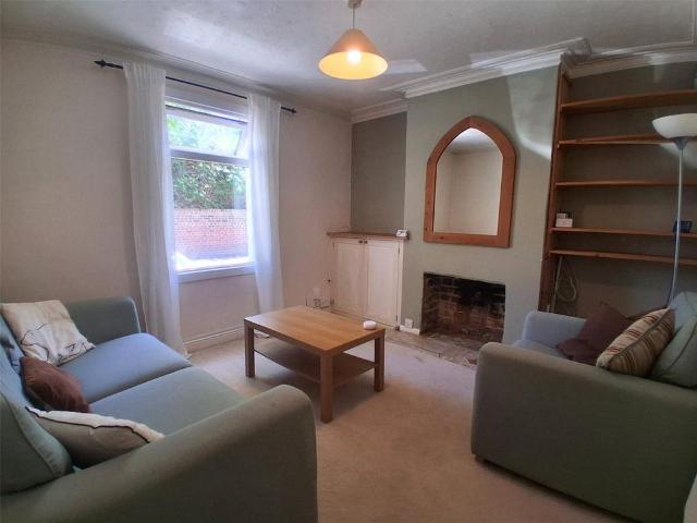 2 bedroom semi detached house to rent