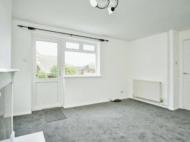 2 bedroom semi detached house to rent