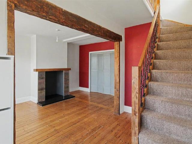 2 bedroom semi detached house to rent