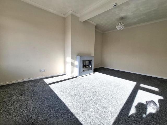 2 bedroom semi detached house to rent