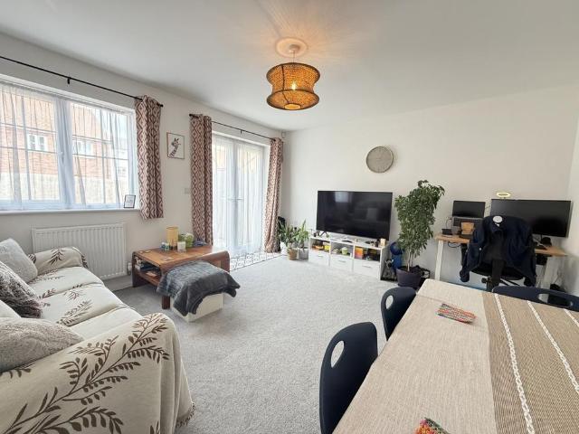 2 bedroom semi detached house to rent