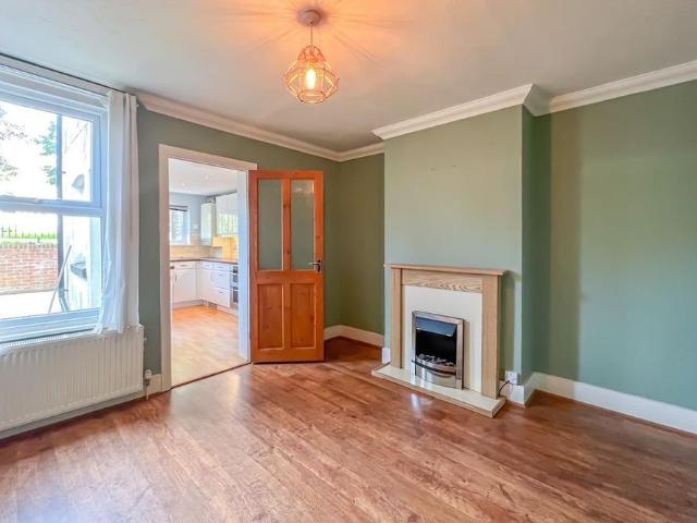2 bedroom semi detached house to rent