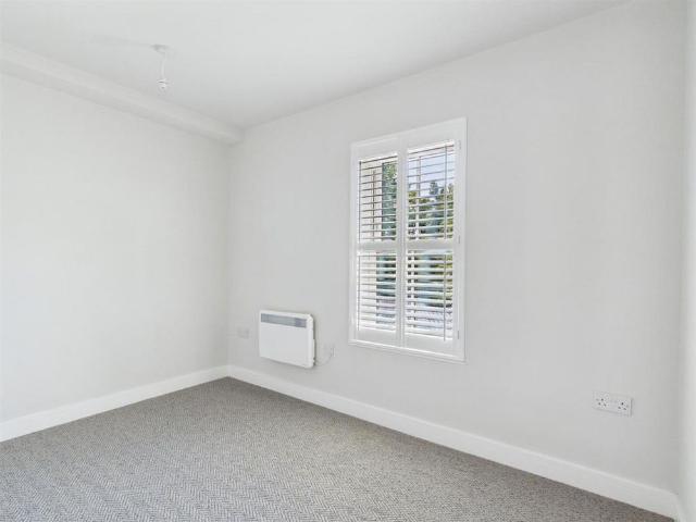 2 bedroom semi detached house to rent