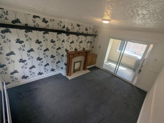 2 bedroom semi detached house to rent