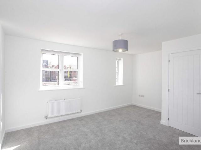 2 bedroom semi detached house to rent