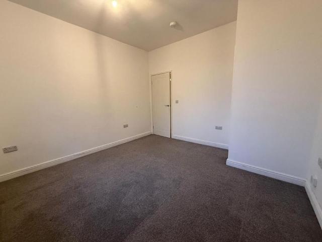 2 bedroom semi detached house to rent