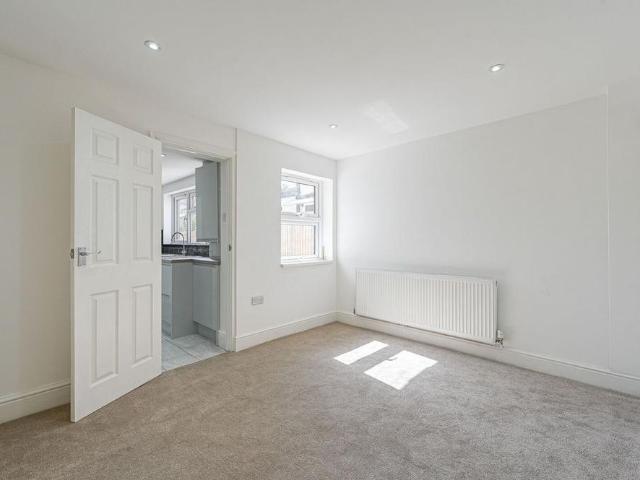 2 bedroom semi detached house to rent