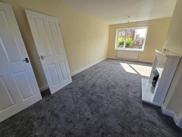 2 bedroom semi detached house to rent