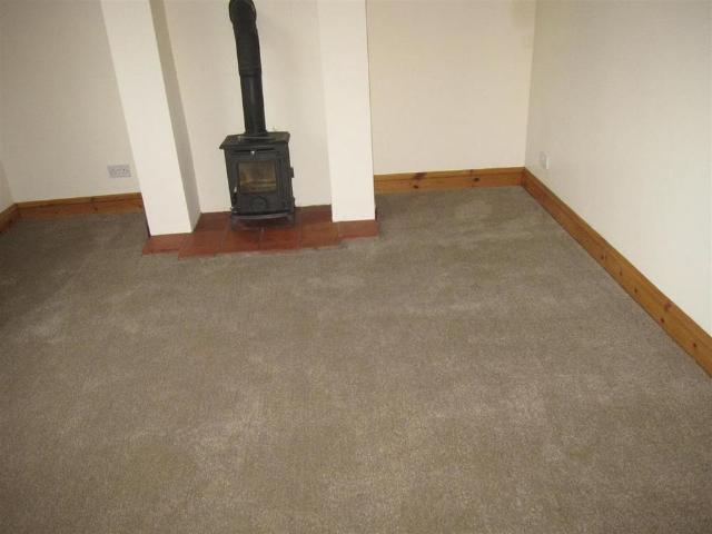 2 bedroom semi detached house to rent