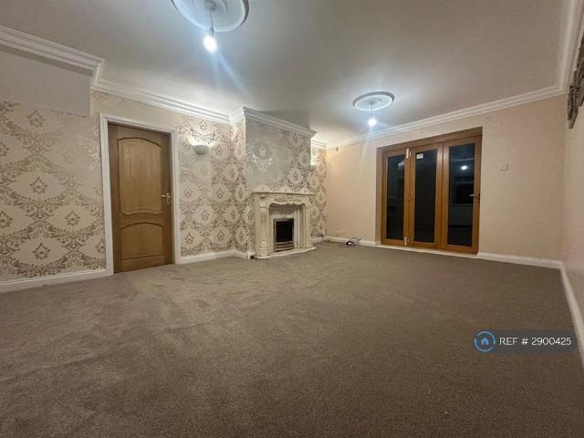 2 bedroom semi detached house to rent