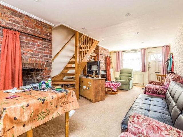 2 bedroom semi detached house to rent