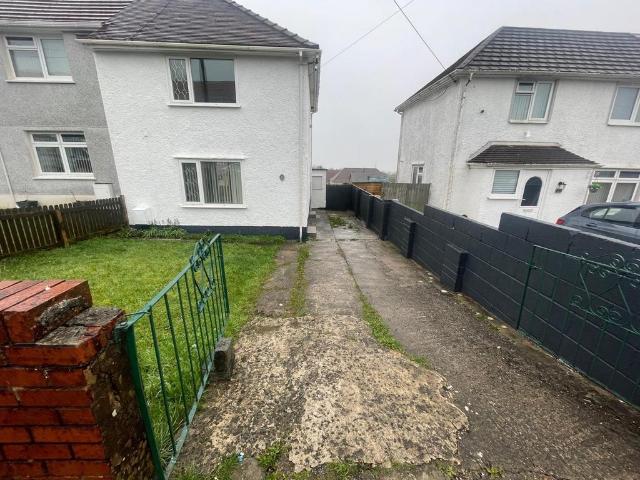 2 bedroom semi detached house to rent