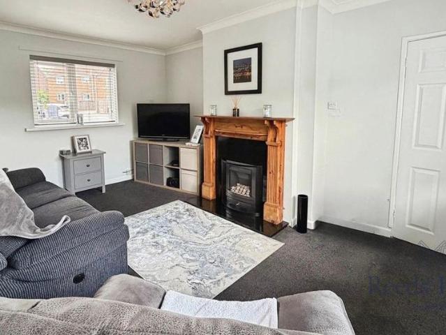 2 bedroom semi detached house to rent