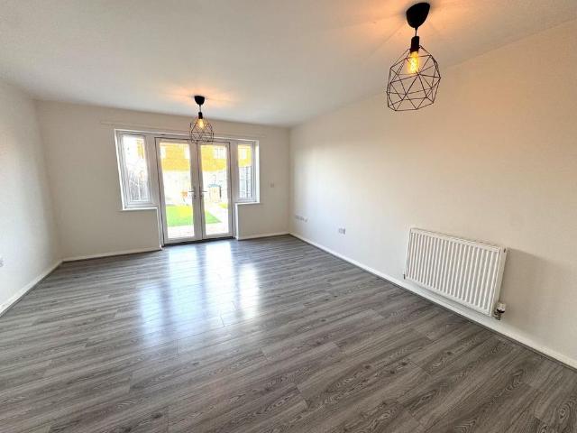 2 bedroom semi detached house to rent