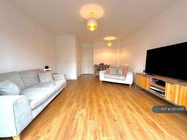 2 bedroom semi detached house to rent