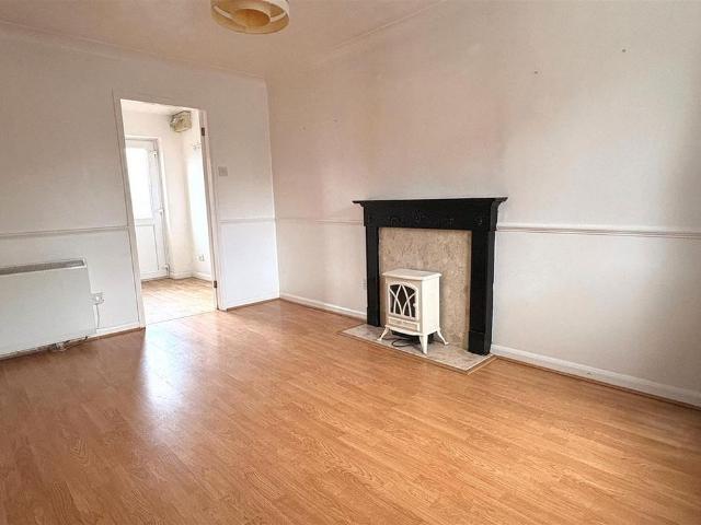 2 bedroom semi detached house to rent