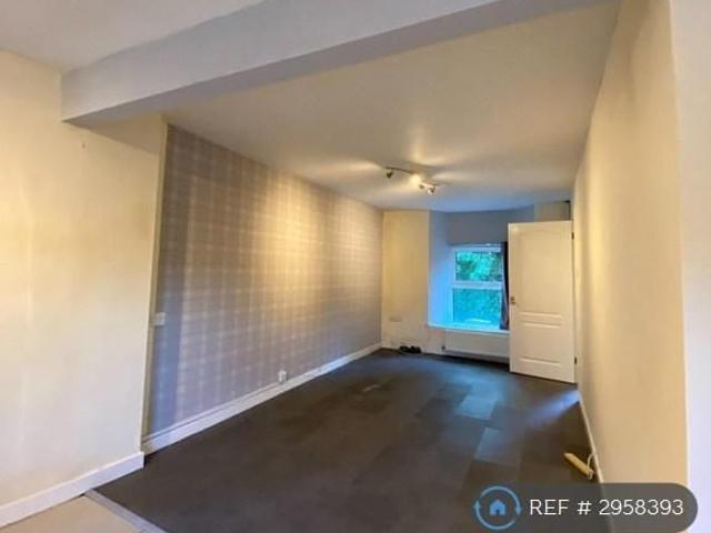 2 bedroom semi detached house to rent