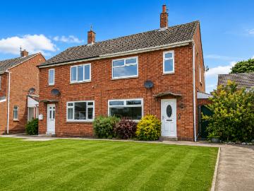 2 bedroom semi detached house to rent